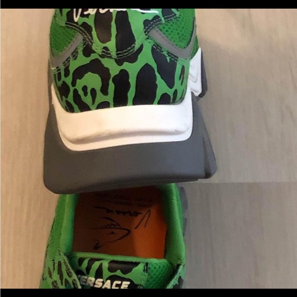 Women athletic shoes the white medusa is an add on - Picture 7 of 14